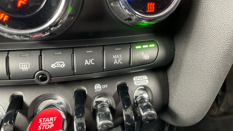 MINI Hatchback 1.5 Cooper Classic 3dr Auto Petrol Hatchback